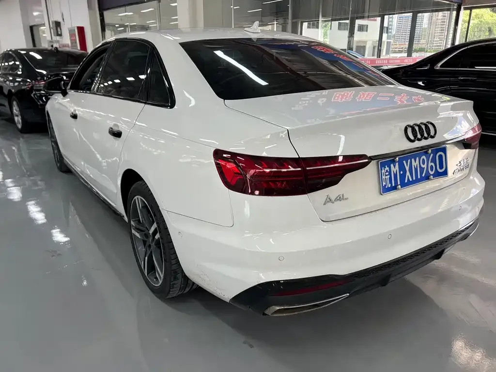 Audi A4L 2023 из CN, фото 7