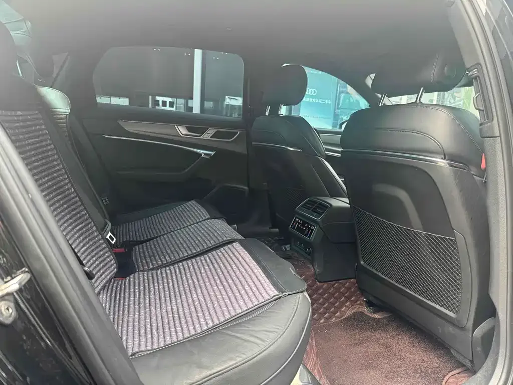 Audi A6L 2023 из CN, фото 8