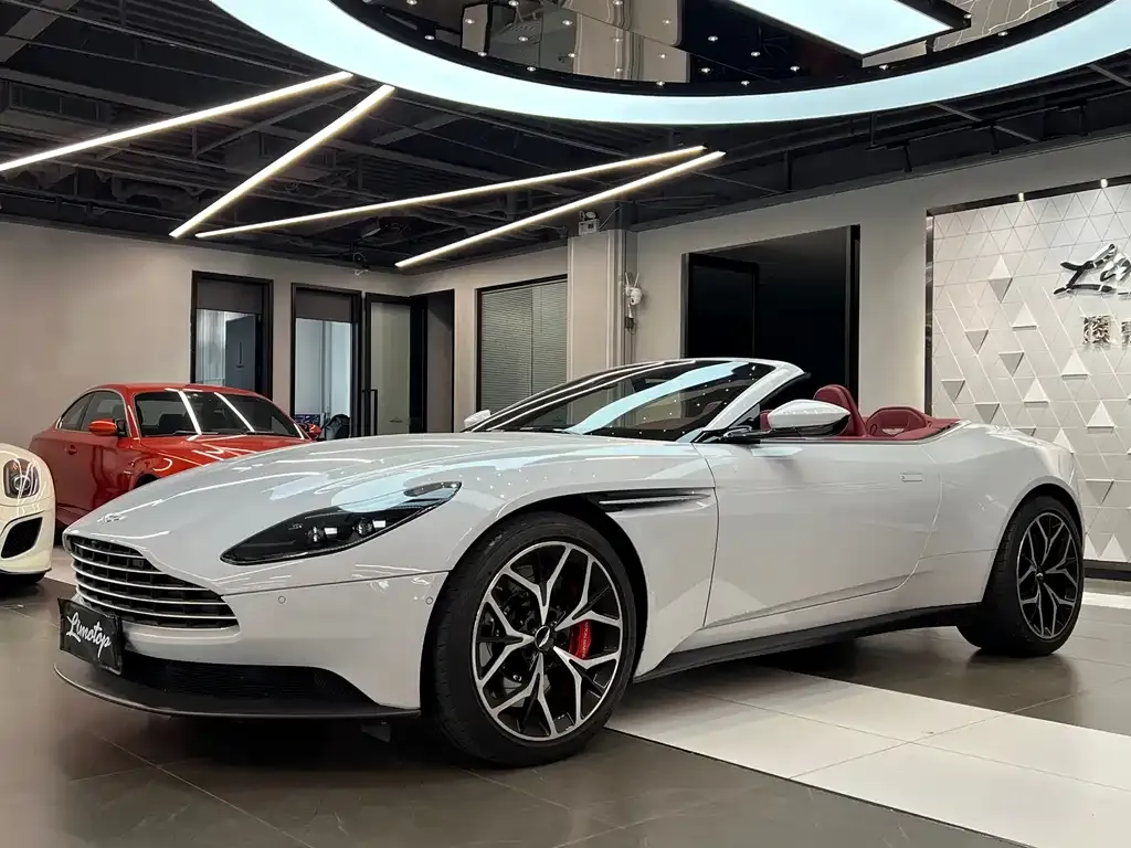 Aston Martin DB11 2022 из CN, фото 3