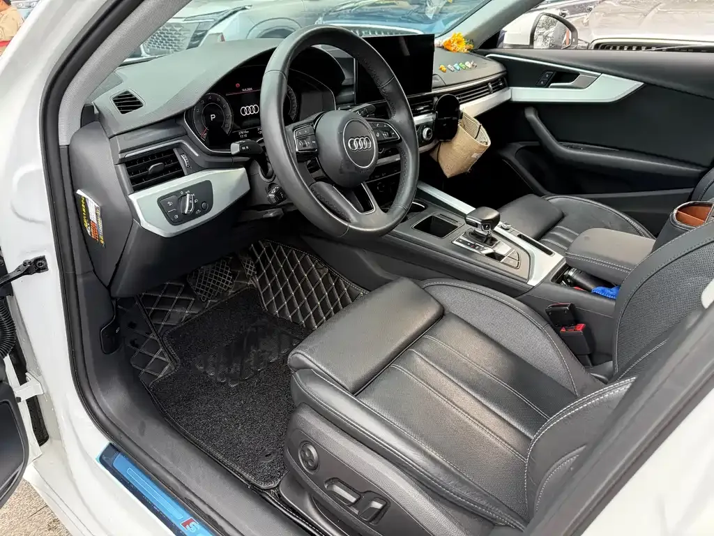Audi A4L 2022 из CN, фото 5