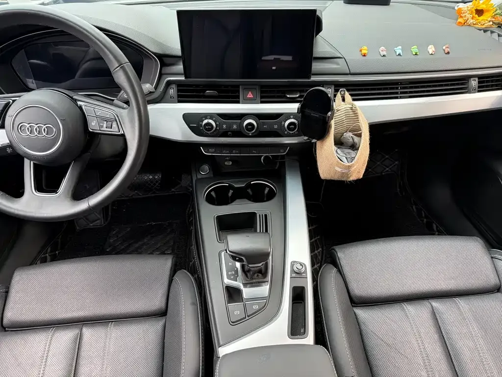 Audi A4L 2022 из CN, фото 9