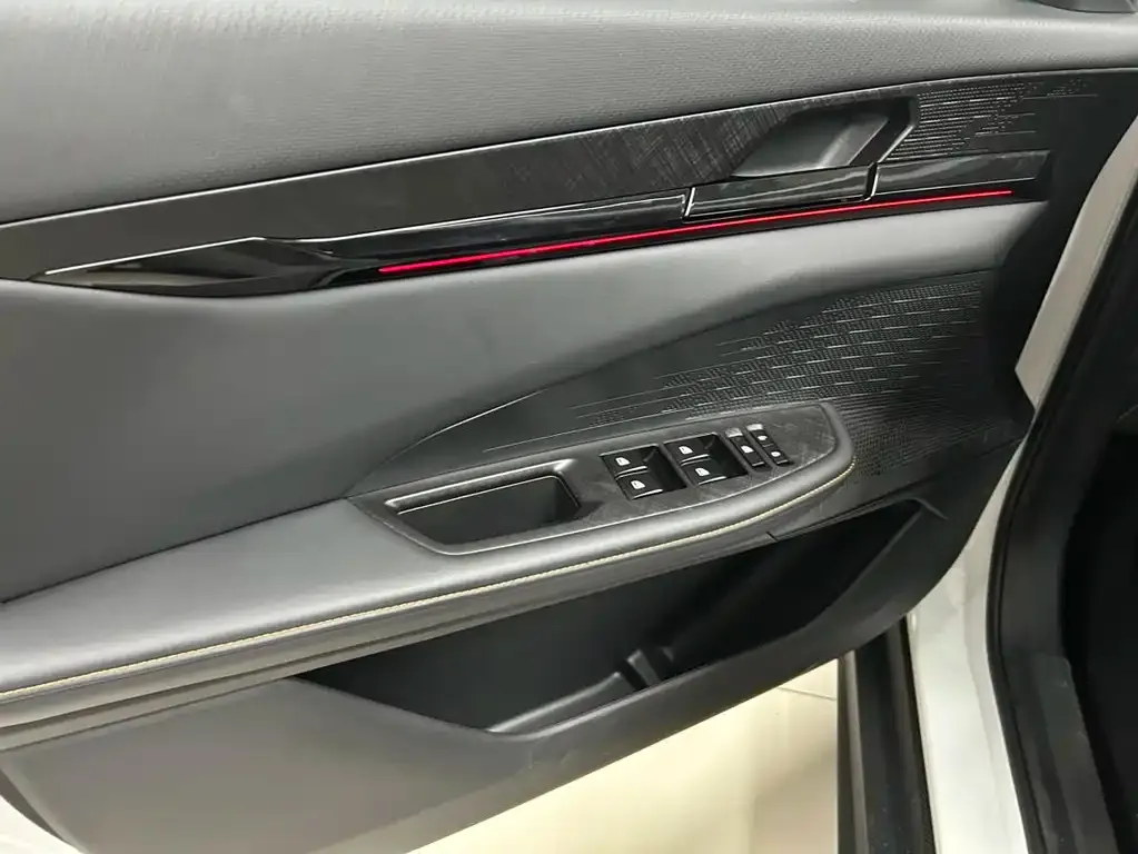 Changan UNI-V 2024 из CN, фото 4