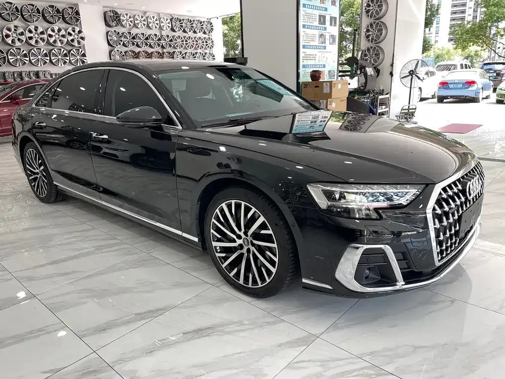 Audi A8 — фото 3