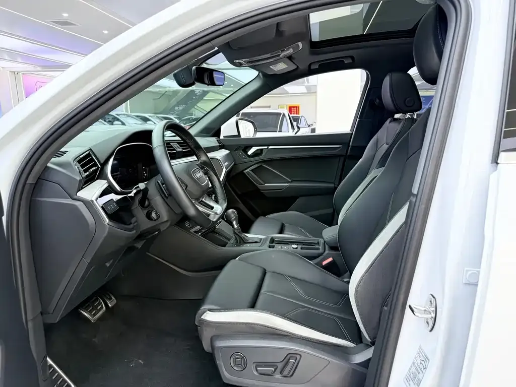 Audi Q3 2024 из CN, фото 4