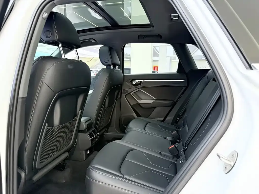 Audi Q3 2024 из CN, фото 7