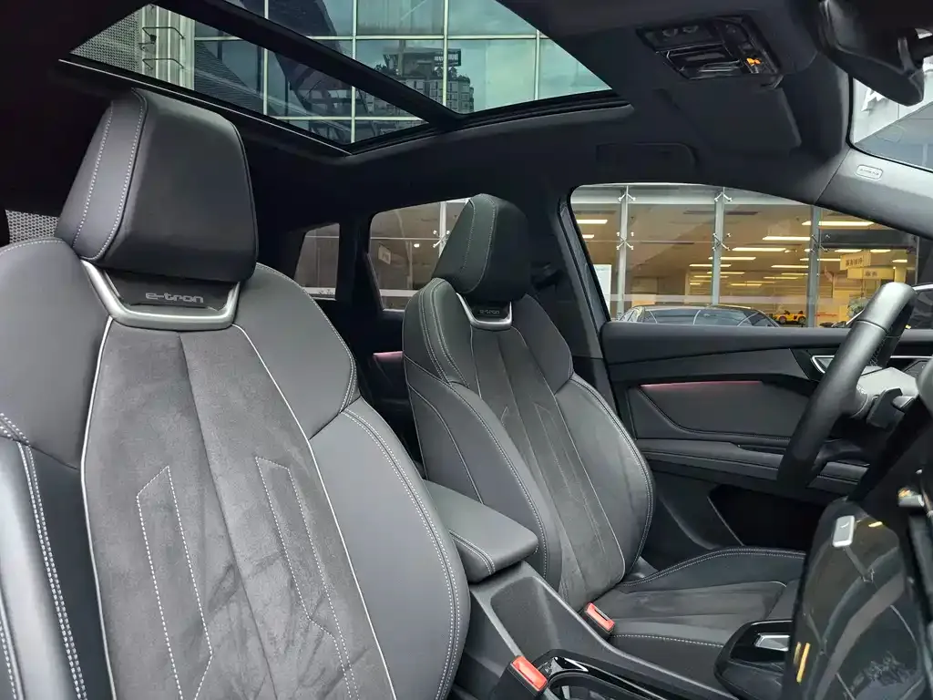 Audi Q4 e-tron — фото 10