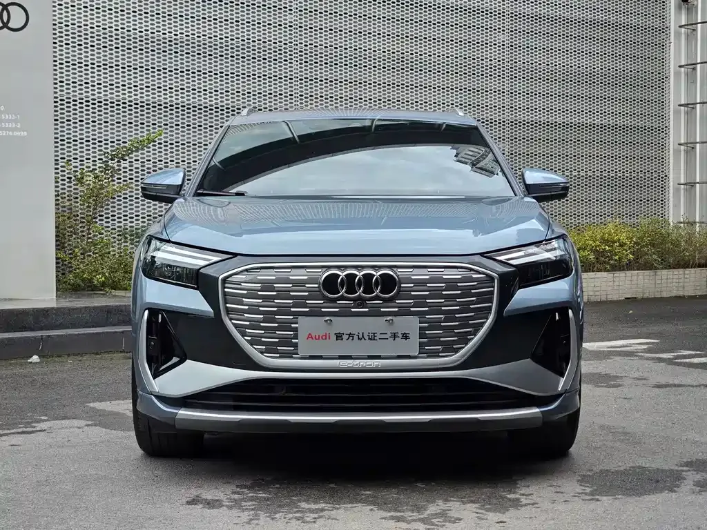 Audi Q4 e-tron — фото 2