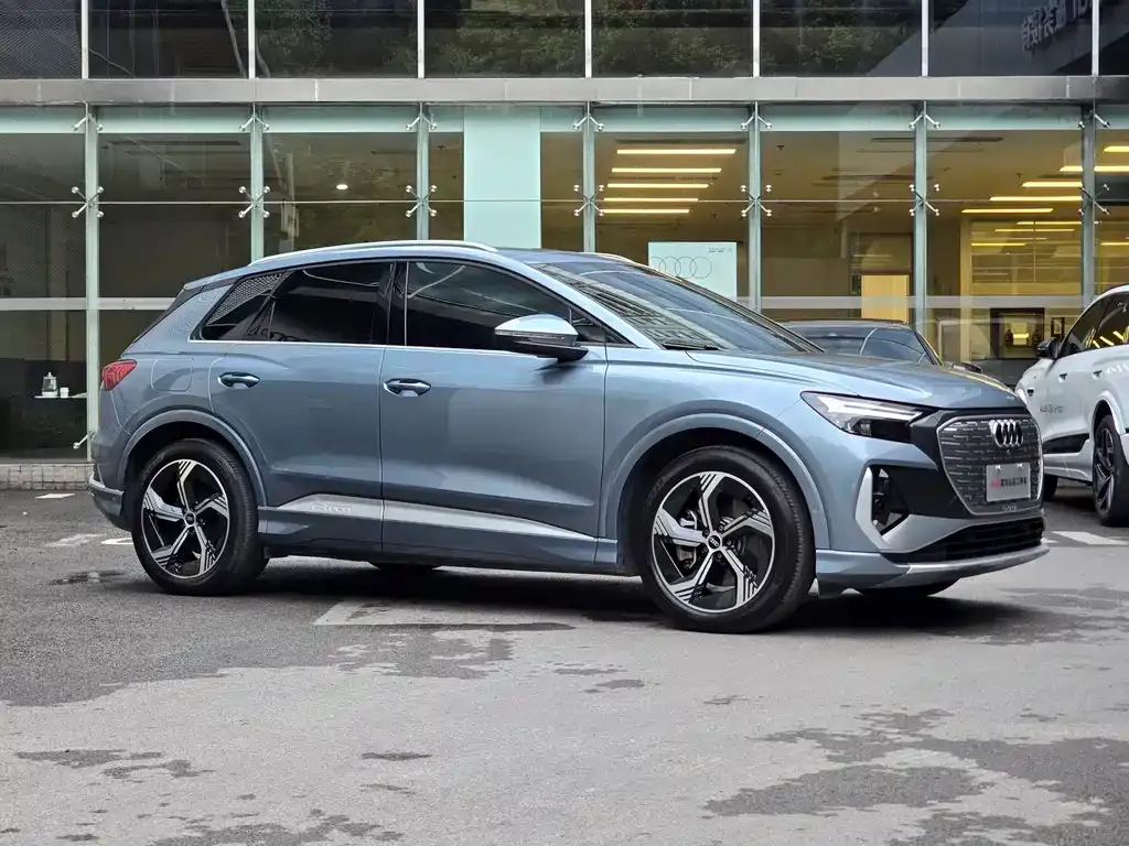 Audi Q4 e-tron — фото 3