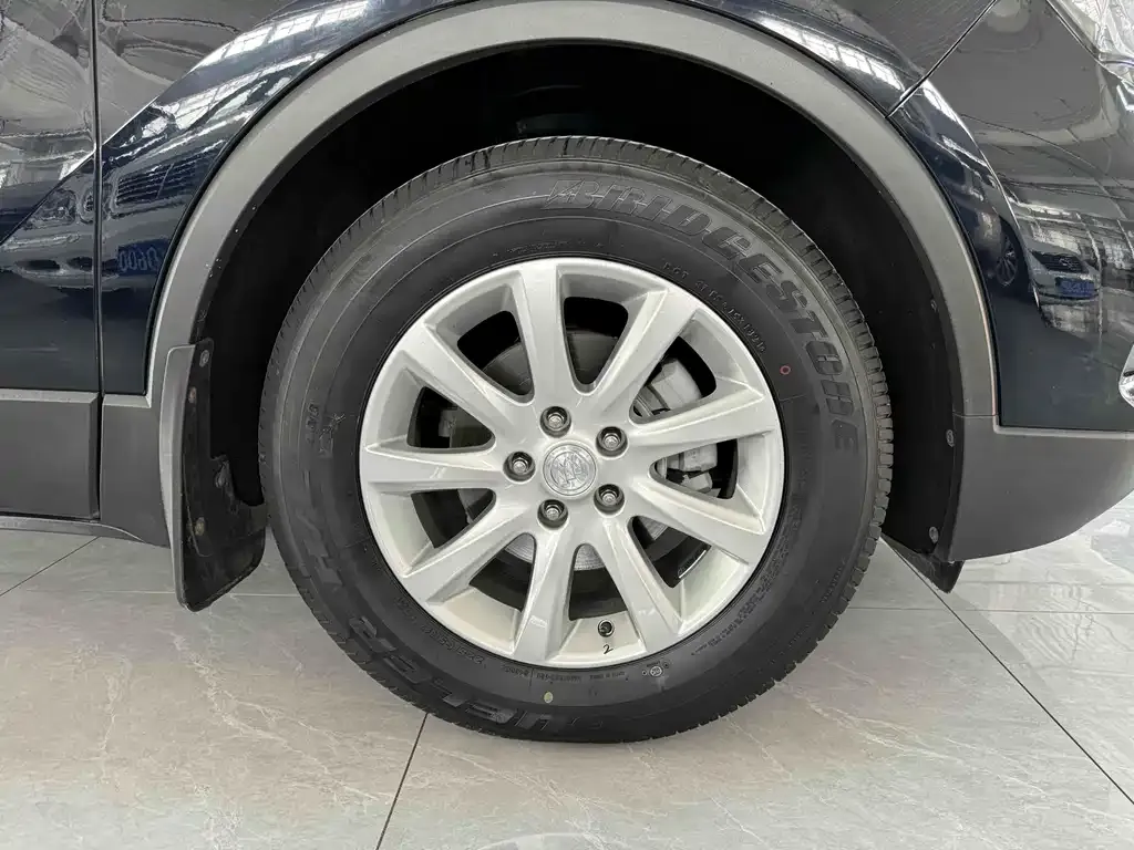 Buick Envision Plus — фото 4