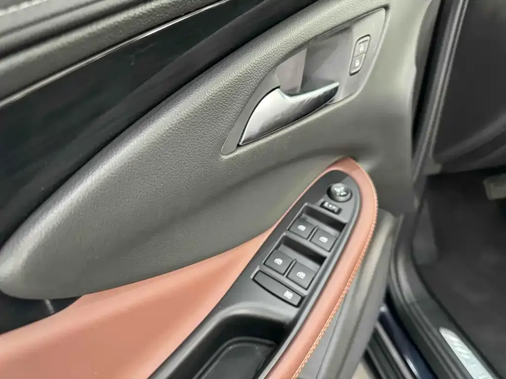 Buick Envision Plus — фото 8