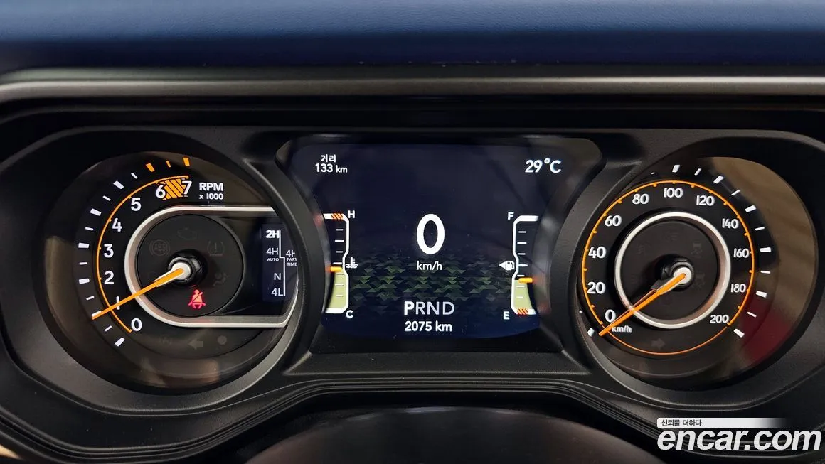 Jeep Wrangler 2024 из KR, фото 8