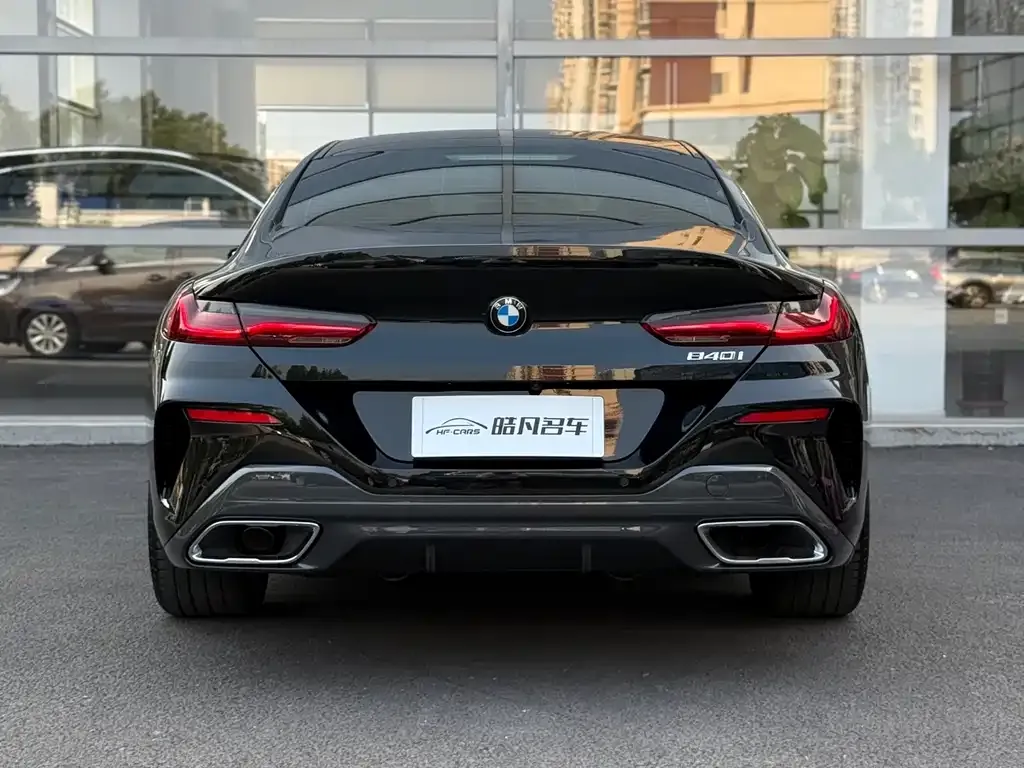 BMW 8 Series — фото 4