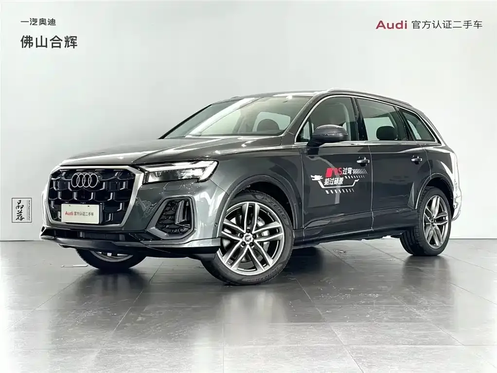 Audi Q7 — фото 1