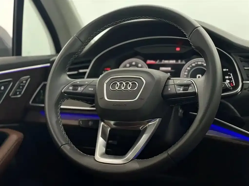 Audi Q7 — фото 7