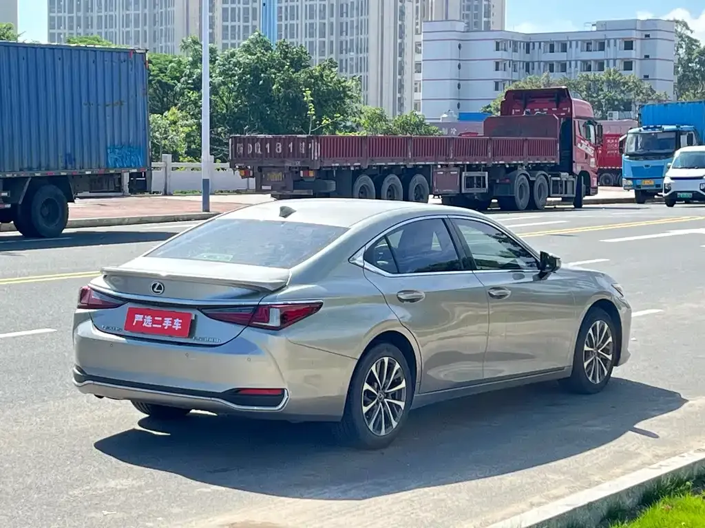 Lexus ES 2022 из CN, фото 4