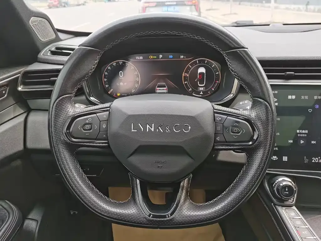 Lynk & Co 01 2022 из CN, фото 5
