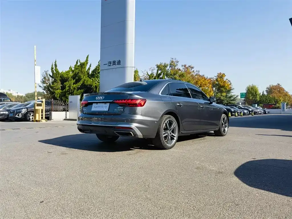 Audi A4L 2021 из CN, фото 3