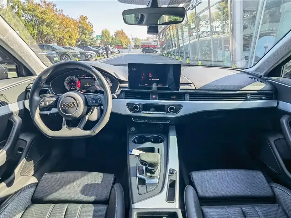 Audi A4L 2021 из CN, фото 8