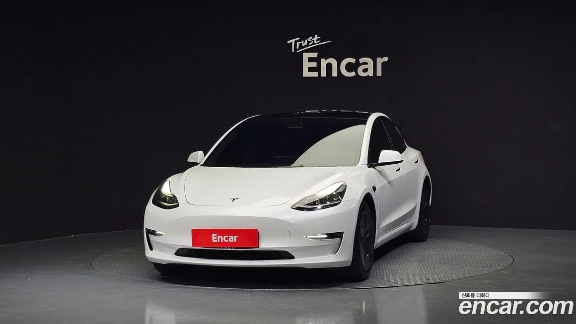 Tesla Model 3 — фото 3