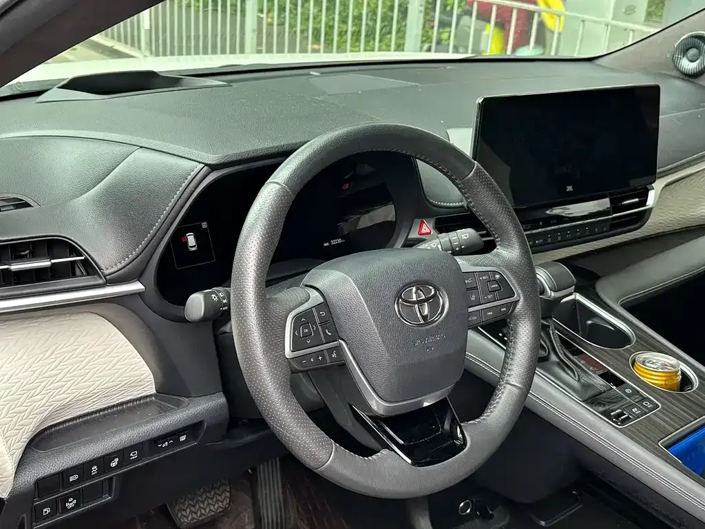 Toyota Granvia 2023 из CN, фото 6