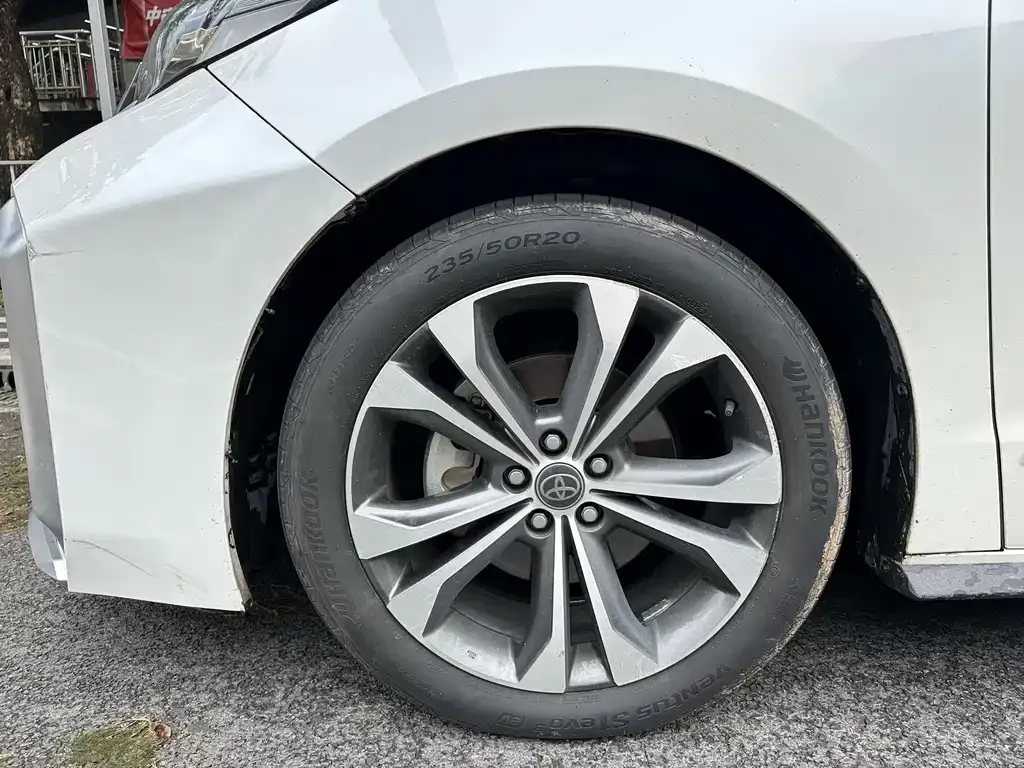 Toyota Granvia 2023 из CN, фото 7