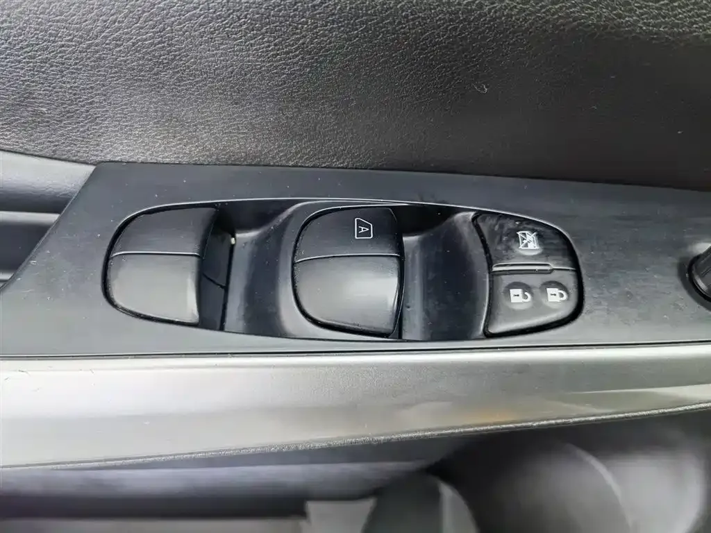 Nissan Terra — фото 9