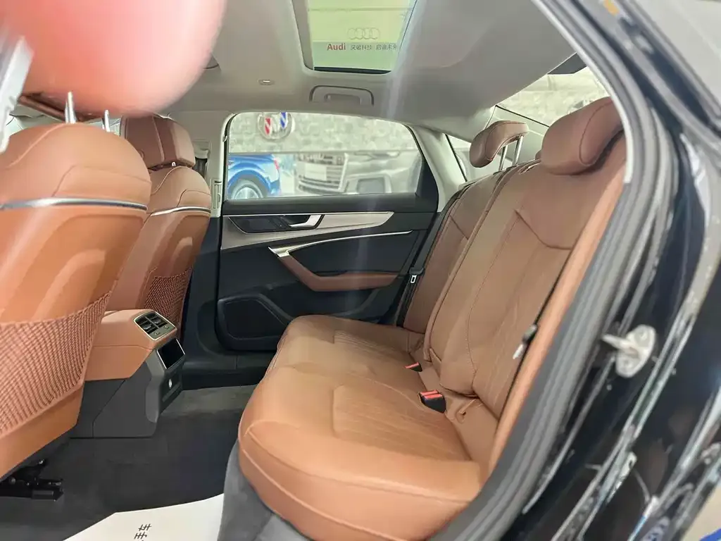 Audi A6L 2021 из CN, фото 9