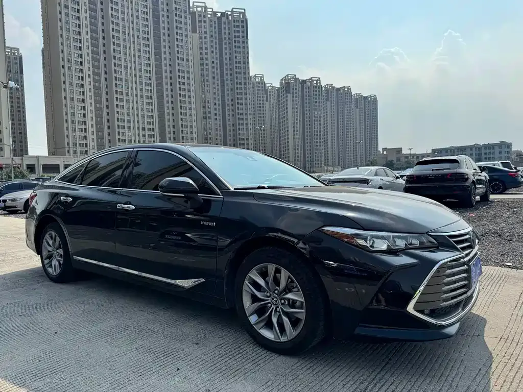 Toyota Avalon — фото 2