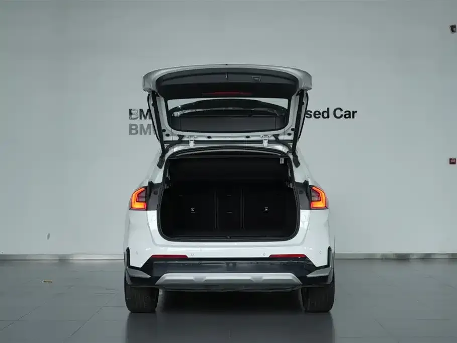 BMW iX1 2024 из CN, фото 7
