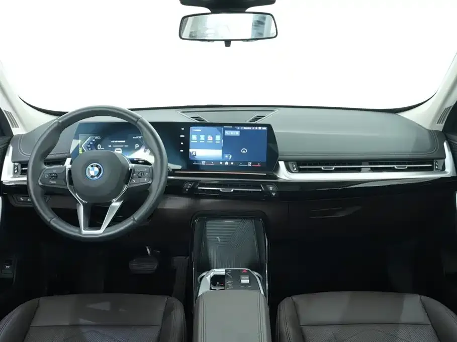 BMW iX1 2024 из CN, фото 9