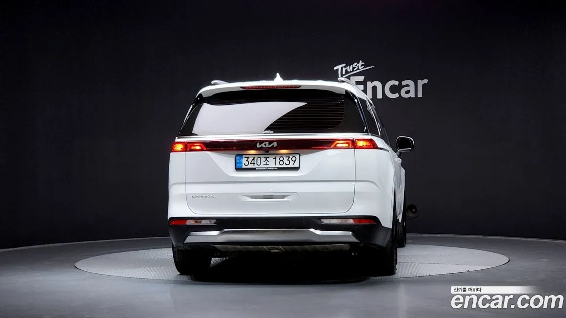 Kia Carnival — фото 4