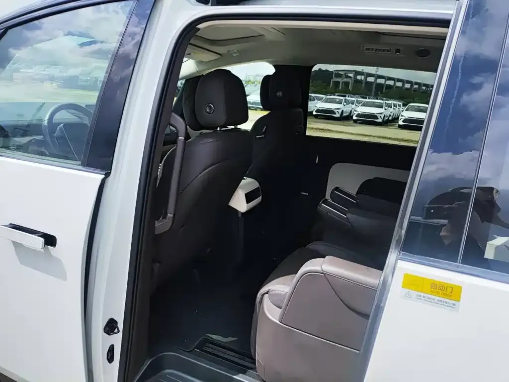 Li Auto MEGA 2024 из CN, фото 6