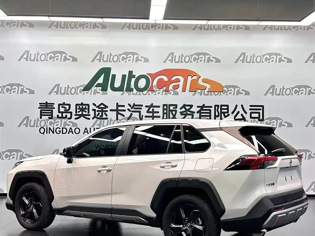 Toyota RAV4 2023 из CN, фото 5