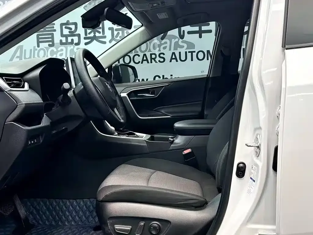 Toyota RAV4 2023 из CN, фото 8