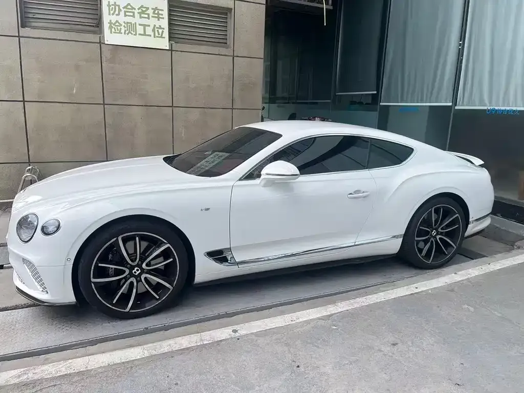 Bentley Continental 2021 из CN, фото 5