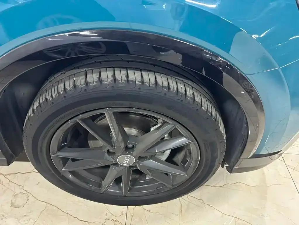 Audi Q2L 2021 из CN, фото 4