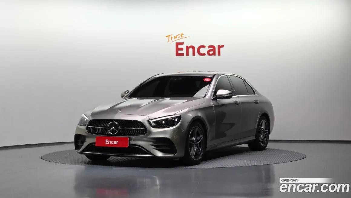 Mercedes-Benz E-Class — фото 1