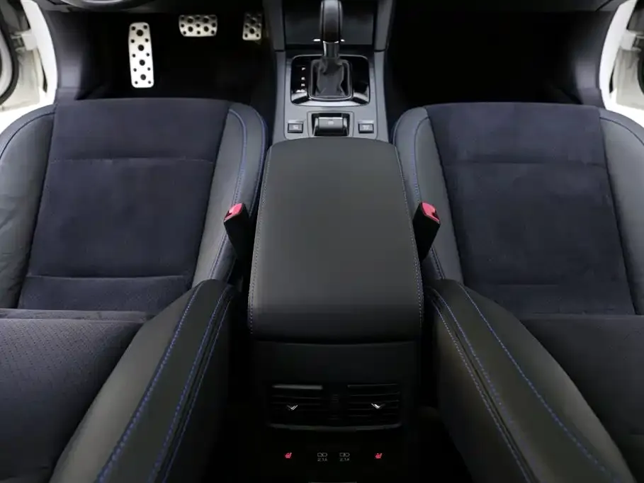 Subaru Legacy 2022 из CN, фото 10
