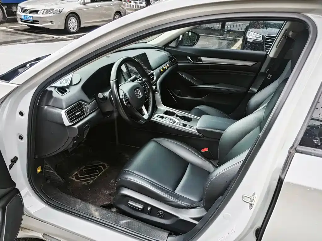Honda Accord — фото 4
