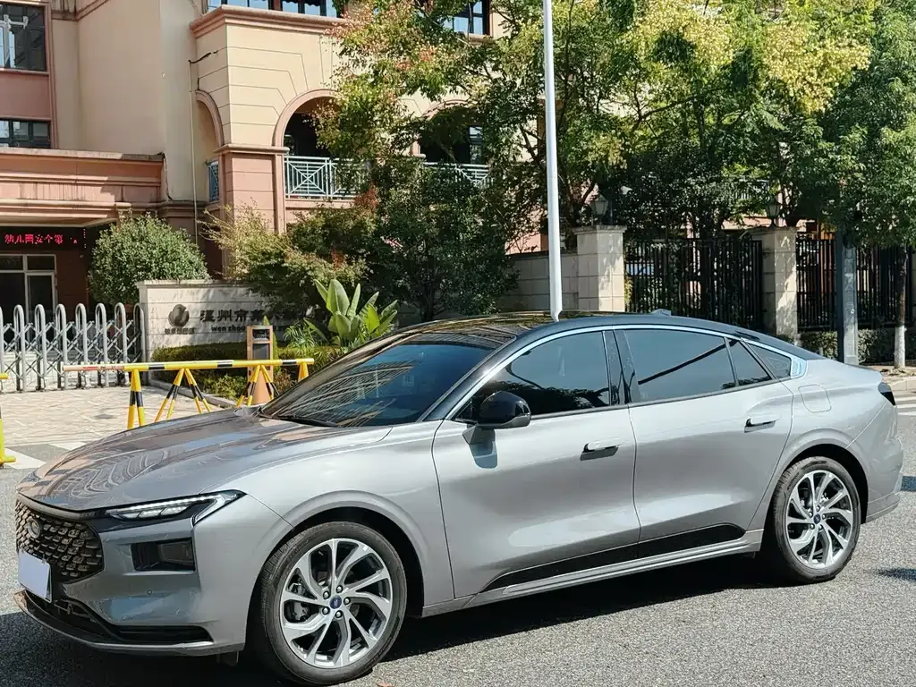 Ford Mondeo 2023 из CN, фото 1