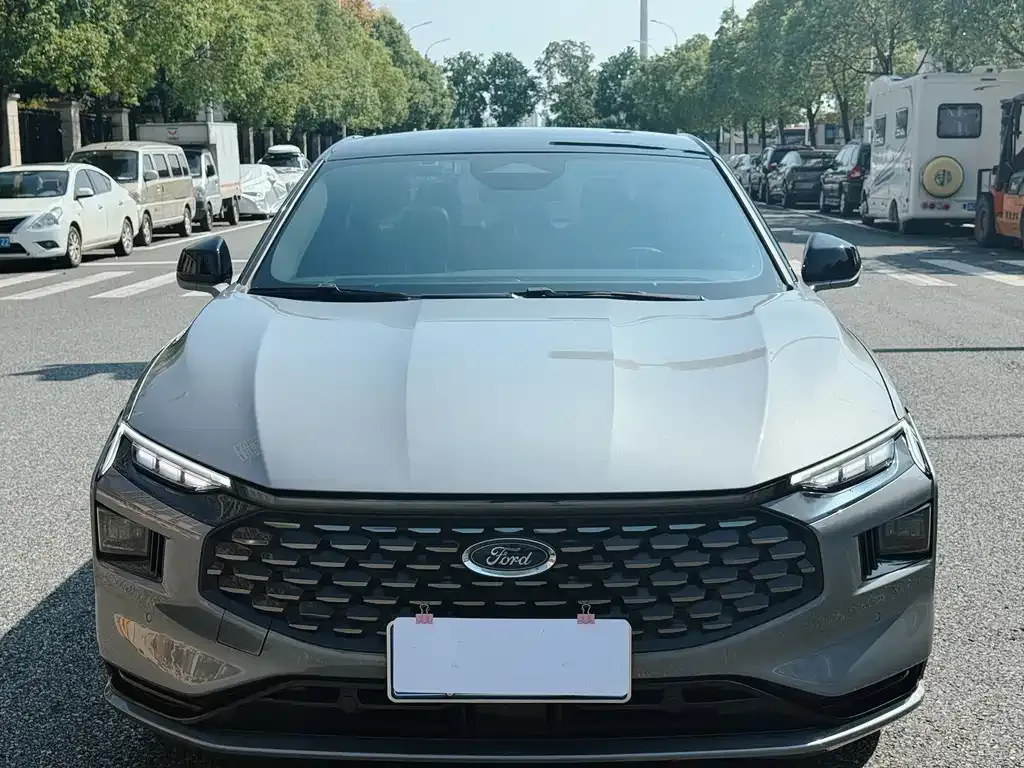 Ford Mondeo 2023 из CN, фото 2