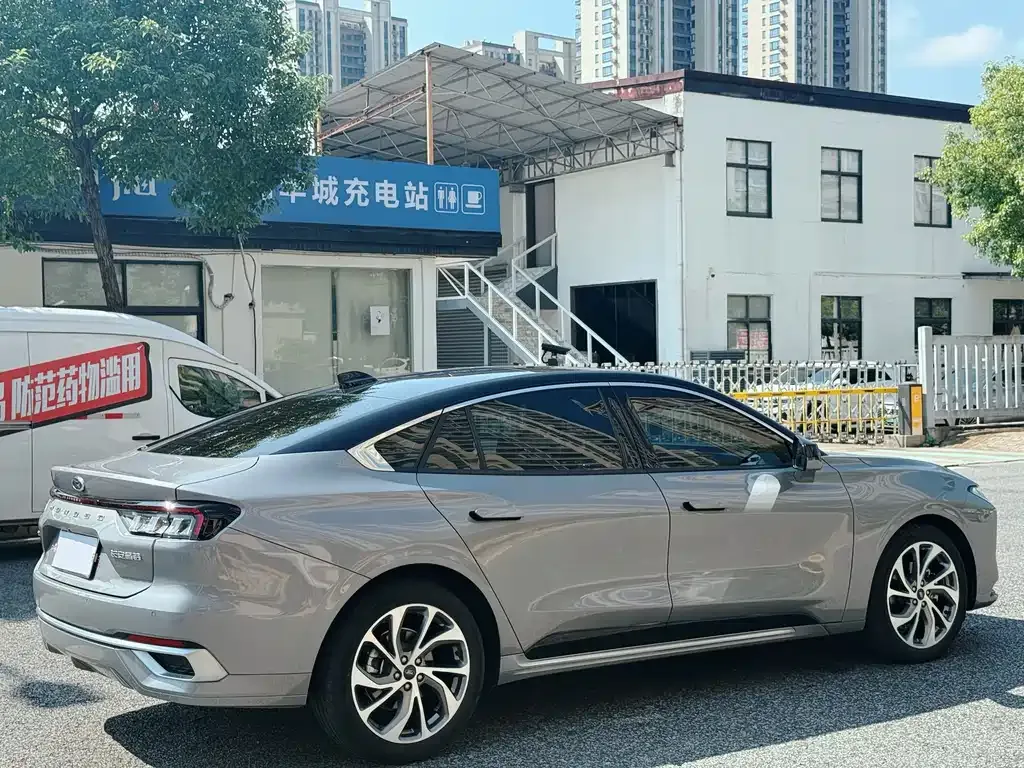 Ford Mondeo 2023 из CN, фото 7