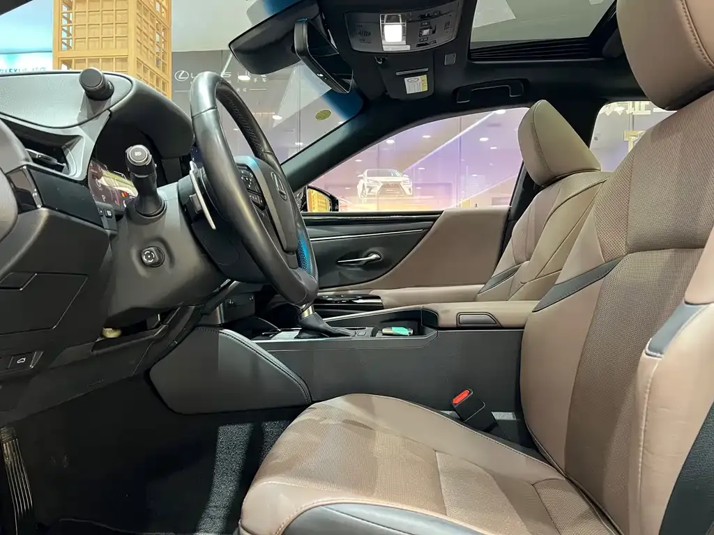 Lexus ES 2023 из CN, фото 2