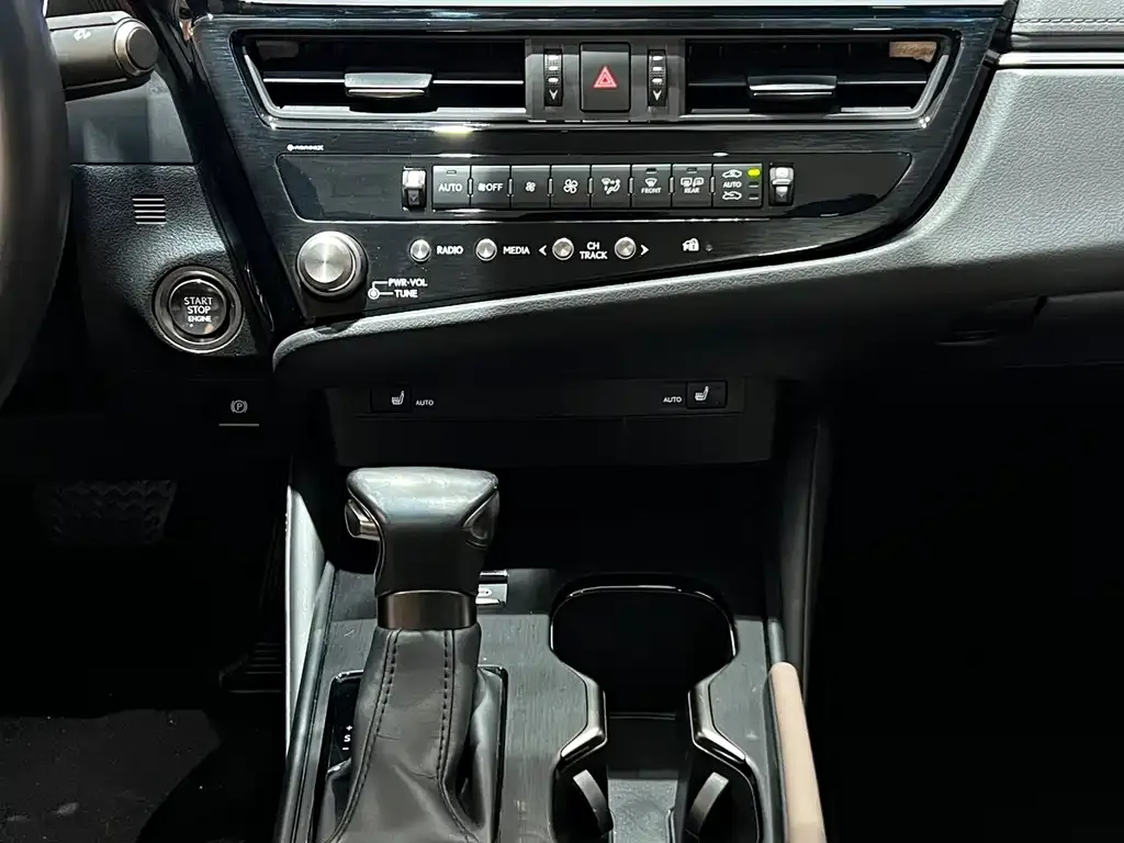 Lexus ES 2023 из CN, фото 8