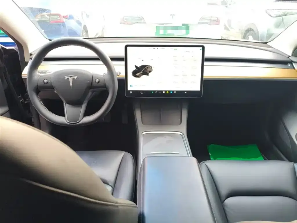 Tesla Model 3 — фото 10