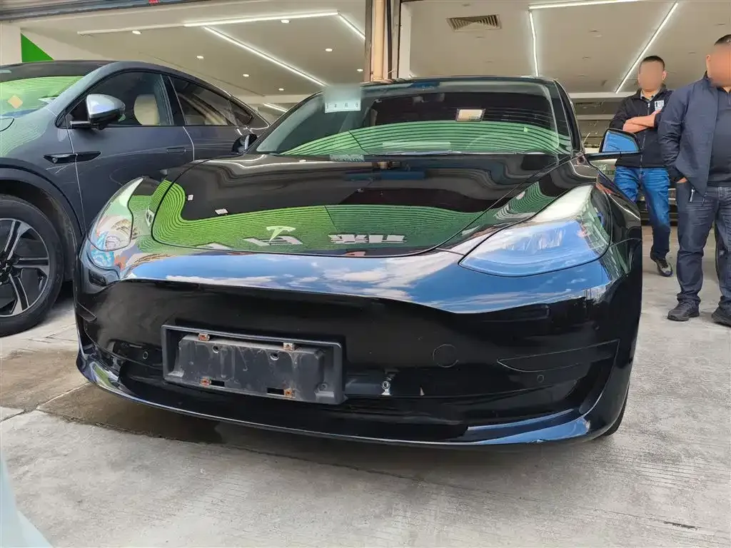 Tesla Model 3 — фото 3