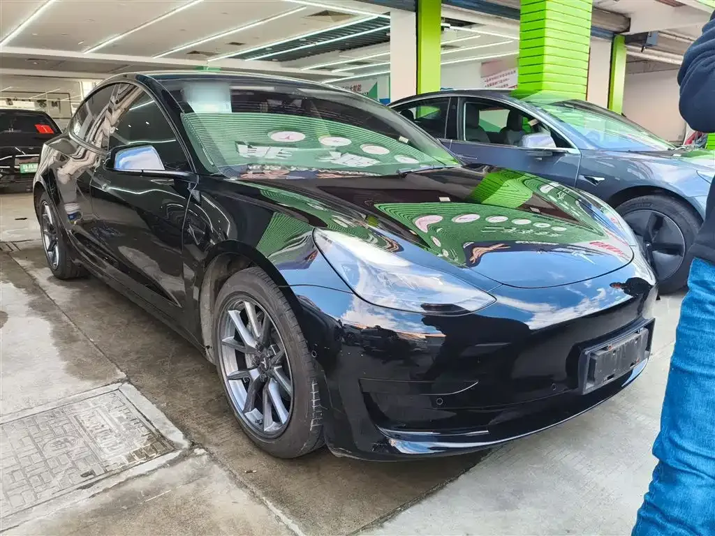 Tesla Model 3 — фото 4