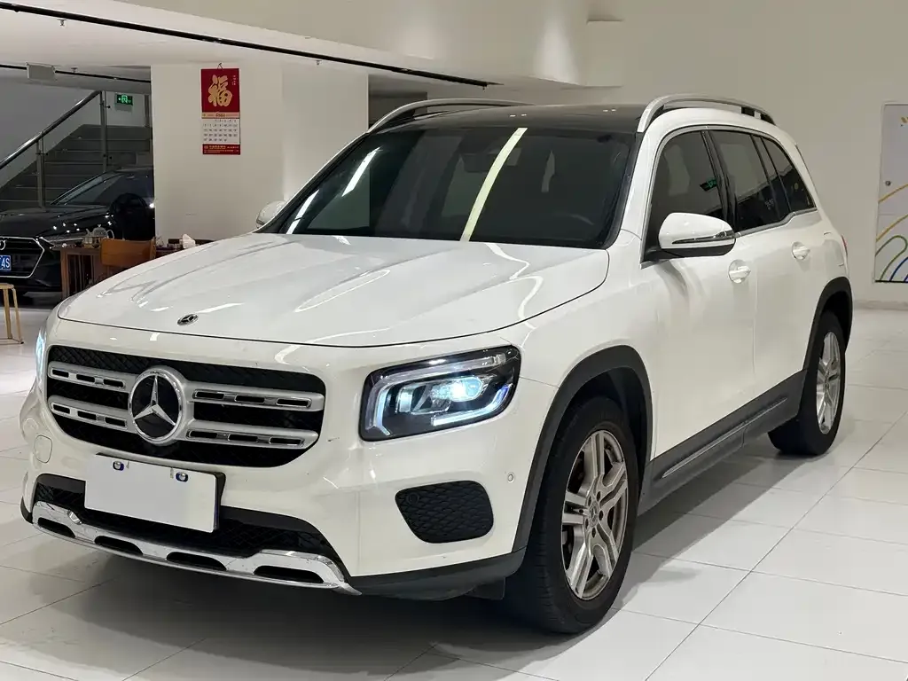 Mercedes-Benz GLB — фото 1