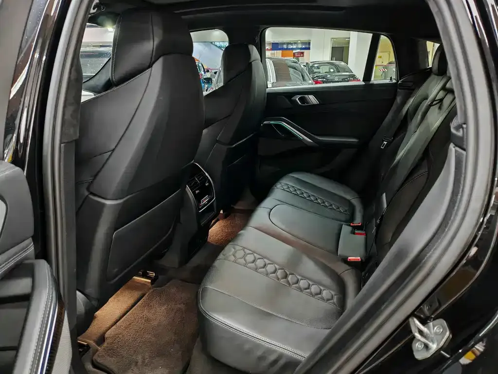 BMW X6 M 2022 из CN, фото 7