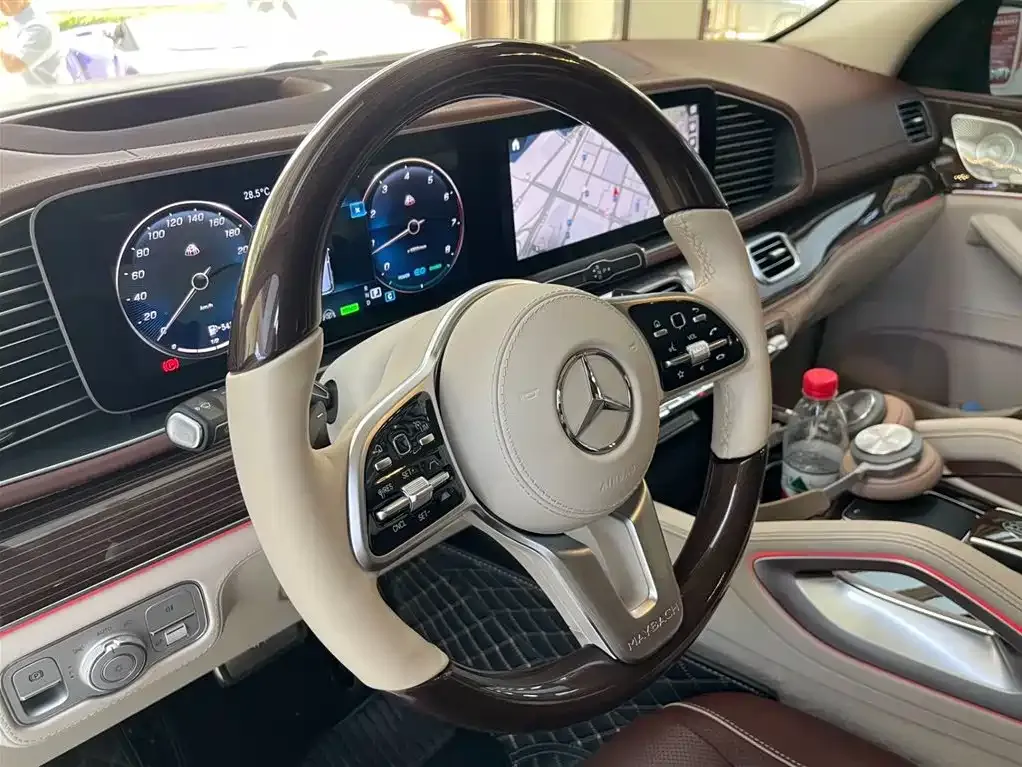Mercedes-Benz GLS — фото 8